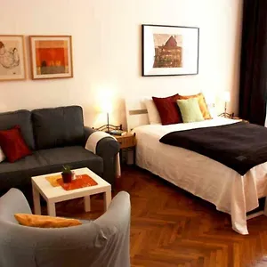 Cosy Close To Apartment Vienna